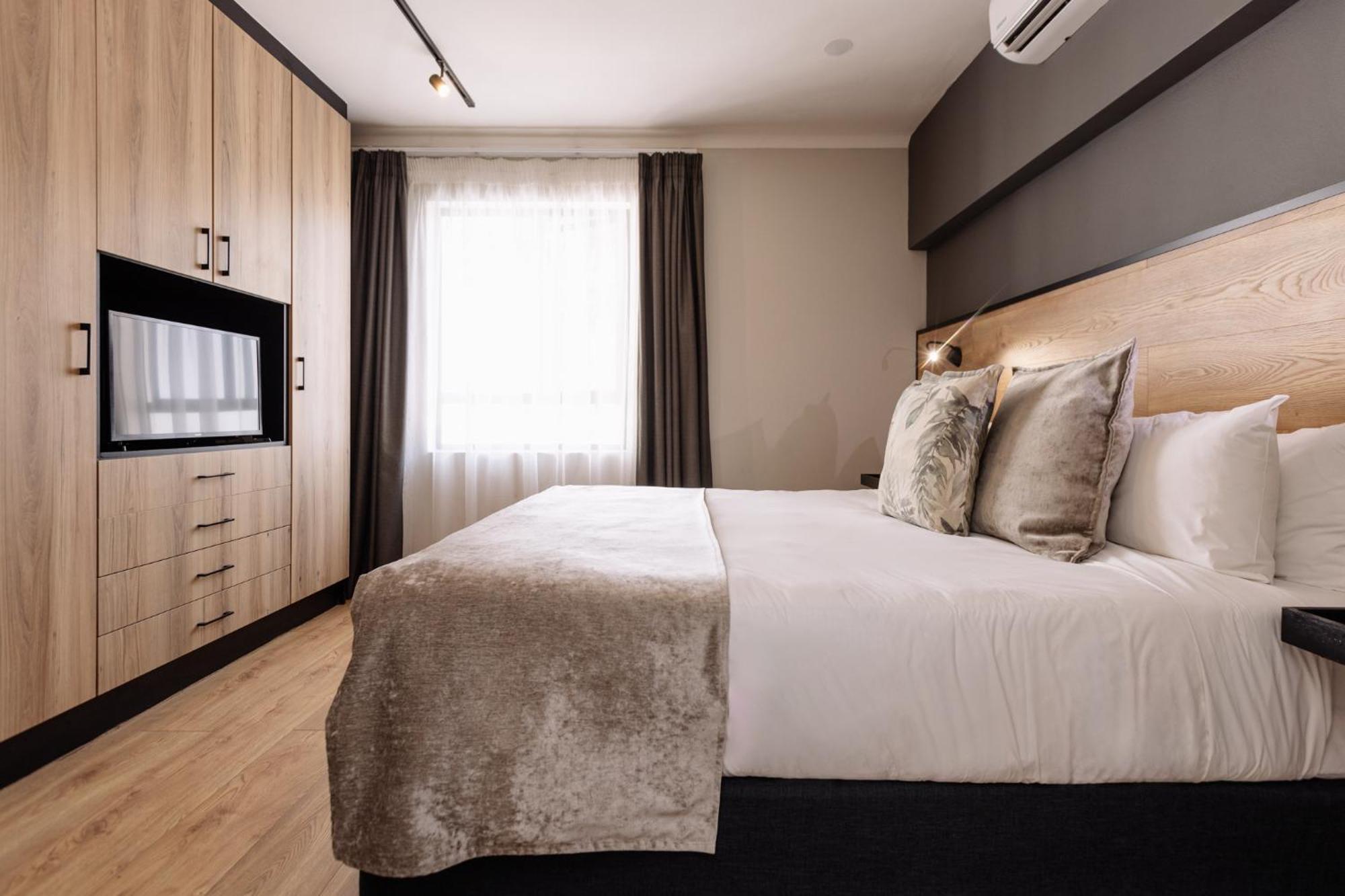 Mint Hotel 84 On Katherine Johannesburg Exteriör bild