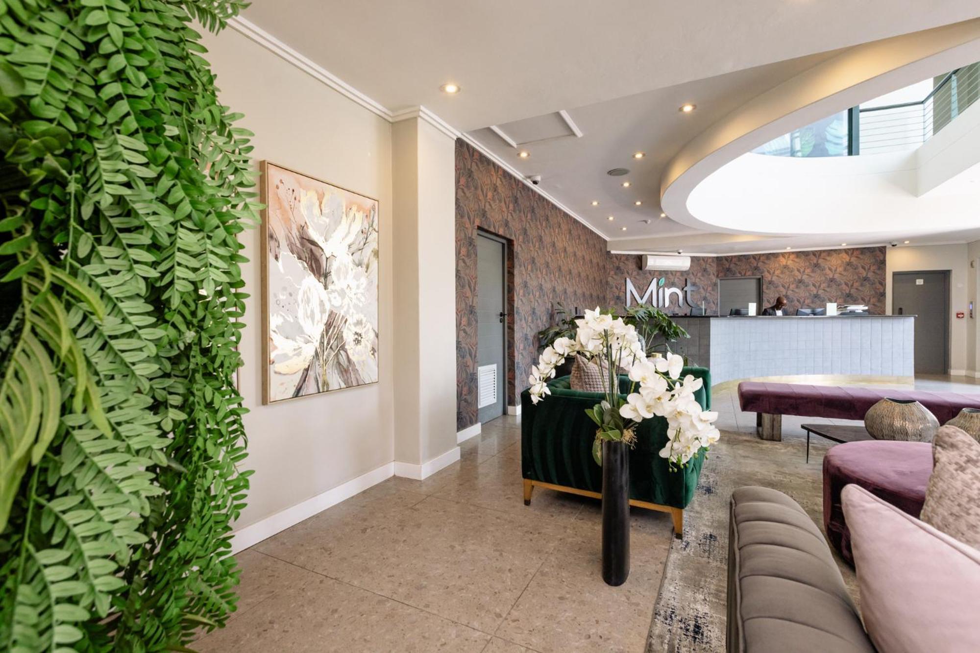Mint Hotel 84 On Katherine Johannesburg Exteriör bild