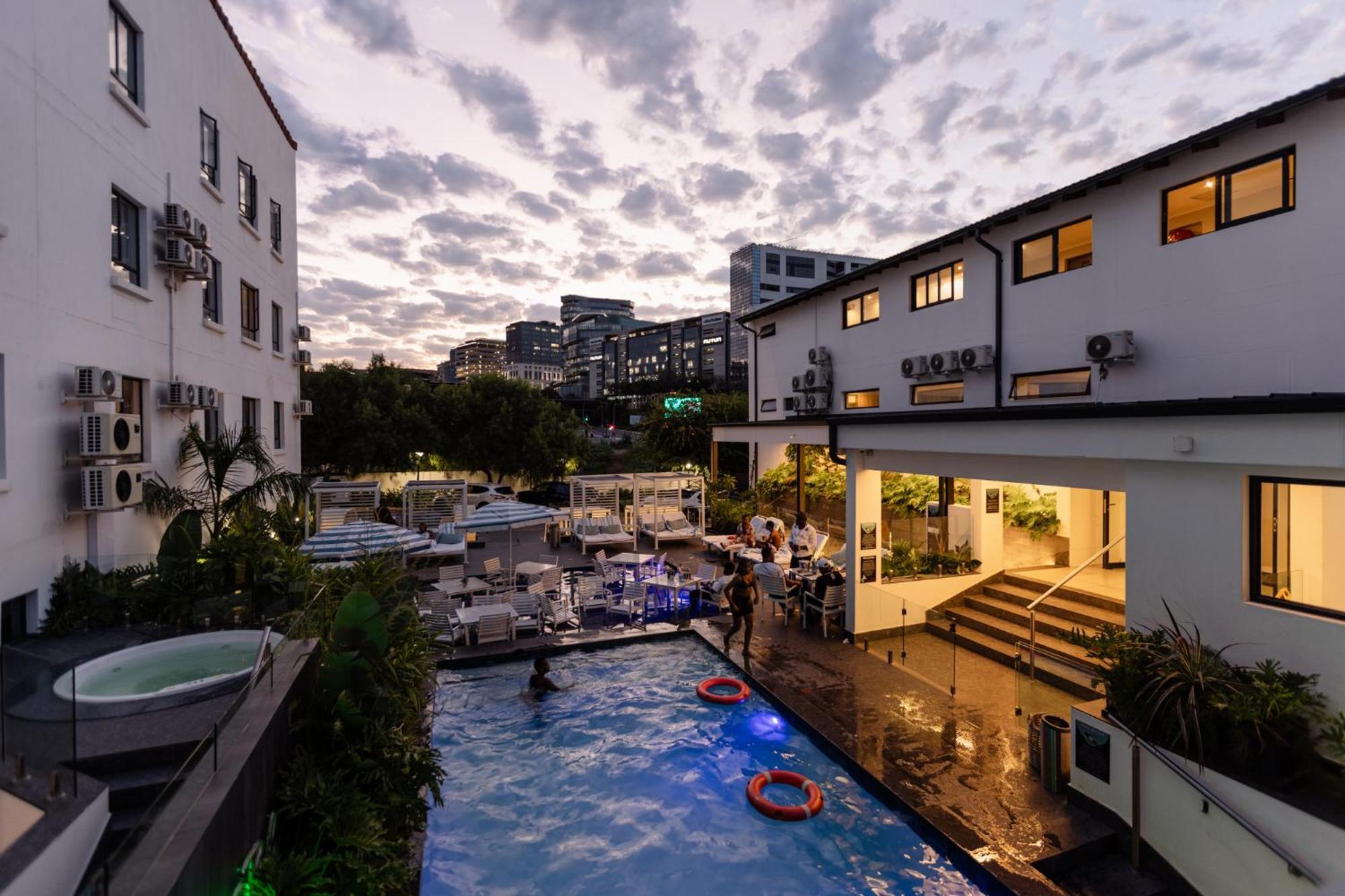 Mint Hotel 84 On Katherine Johannesburg Exteriör bild